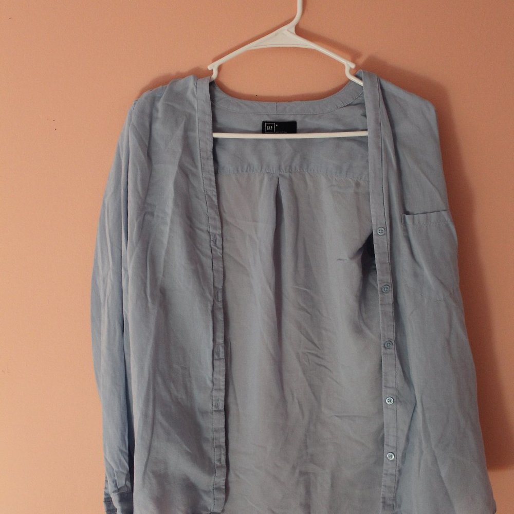 GAP Button Up Shirt